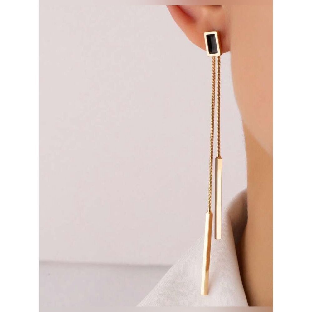 Black Linear Drop Earring A1629